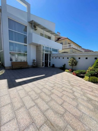 Ниже рынка! Дом на 5 сотках! Нео-классика! ЖМ "Совиньон-3"! 1A37 - фото 1