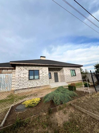 Продам дом новой постройки в селе Фонтанка на 10 сотках земли - фото 1