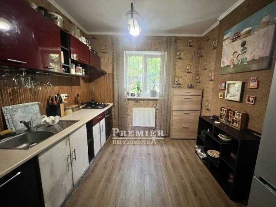 У продажу будинок у Великодолинському