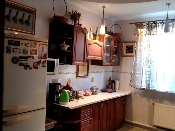 У продажу 2-поверховий будинок