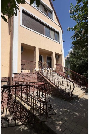 Продається двоповерховий будинок у Фонтанці - фото 1