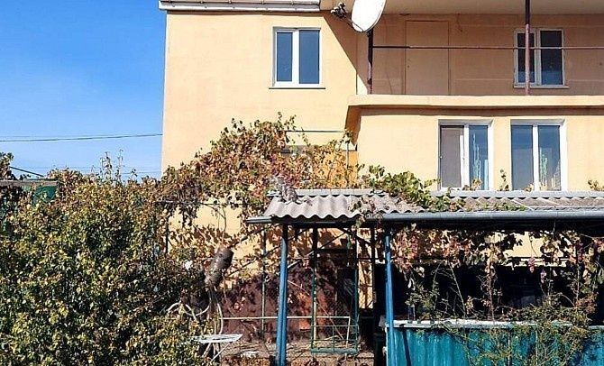 Продам 2 х этажный дом - фото 1