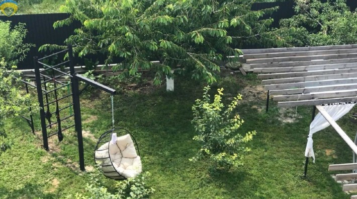 Продаж будинку в с.Фонтанка, 7-кімнат, 180 кв. метрів, ділянка 8 соток - фото 1