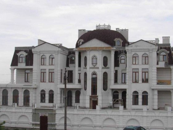 Дом-дворец в Совиньоне на участке 25 соток. 1K13 Лиманка