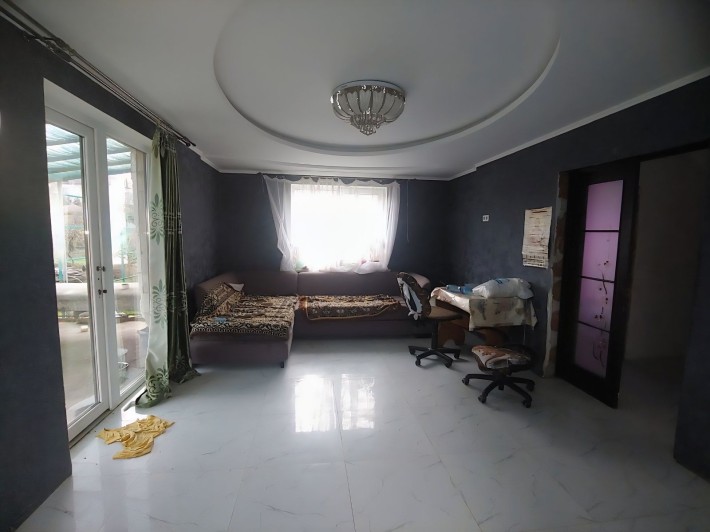 Новий будинок неподалік від центру - фото 1