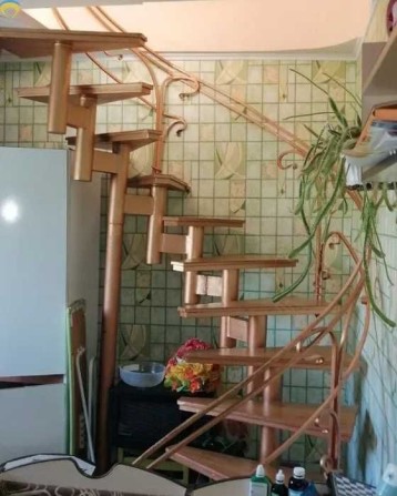 (13) Продам компактный 2 х этажный дом с ремонтом - фото 1