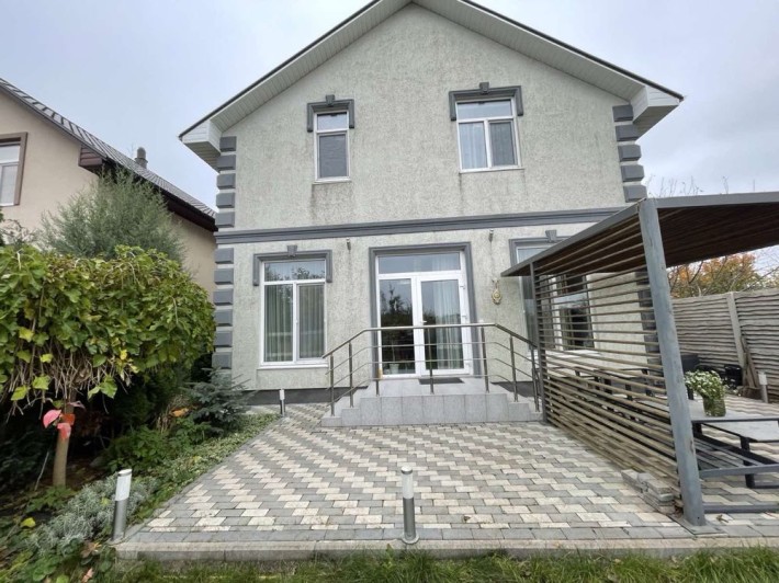 В продаже шикарный дом в Фонтанке - фото 1