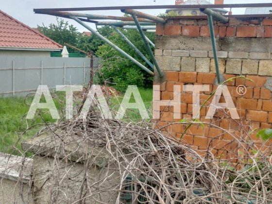 Коробка дом с красного кирпича. Близко к трассе. Свет, вода заведены Фонтанка