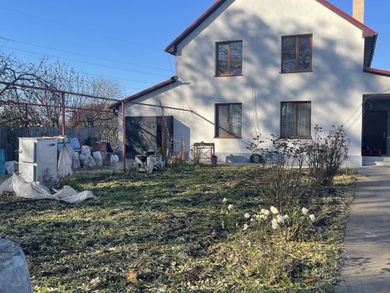 Продам двухэтажный дом Великодолинське