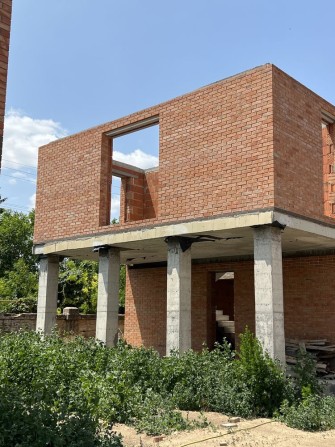 Продам дом на Саксаганского. Цена 975 $ м2. Кирпич. Участок! Рассрочка - фото 1