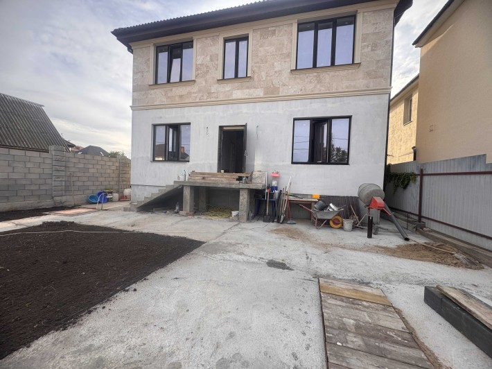 Продам капитальный дом в Червоном Хуторе 280 метров - фото 1