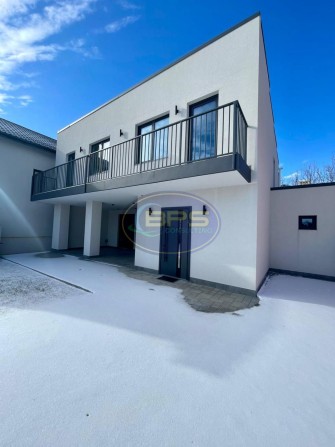 Новий сучасний будинок біля моря. Без % - фото 1