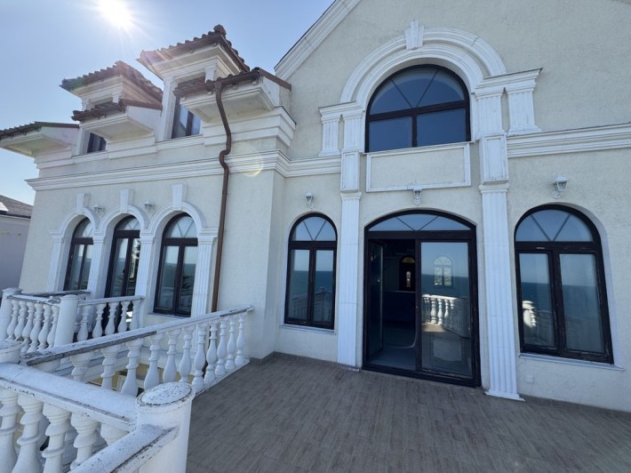 Сосновый Берег, дом с прямым видом на море, с ремонтом, ул. Лазурная - фото 1