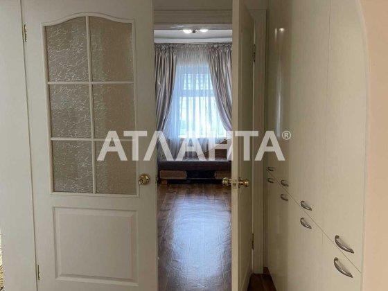 Можно под программы  Дом в Нерубайском с большим участком гараж. Нерубайское