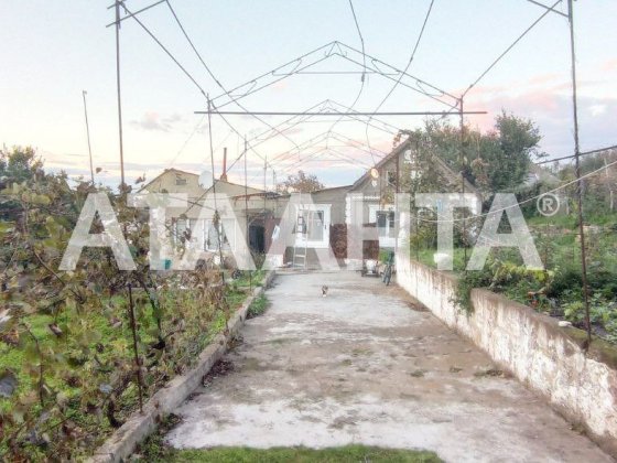 Дом в Нерубайском с своим ручейком!