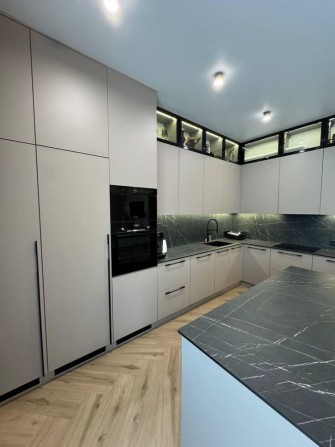 Дом с ремонтом и бассейном в Фонтанке - фото 1