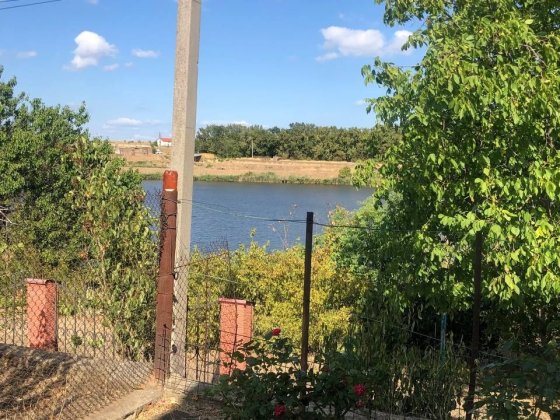 Продаётся дом у озера, пригород Черноморска. Великодолинське