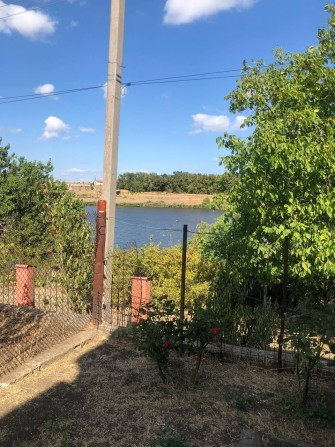 Продаётся дом у озера, пригород Черноморска. - фото 1