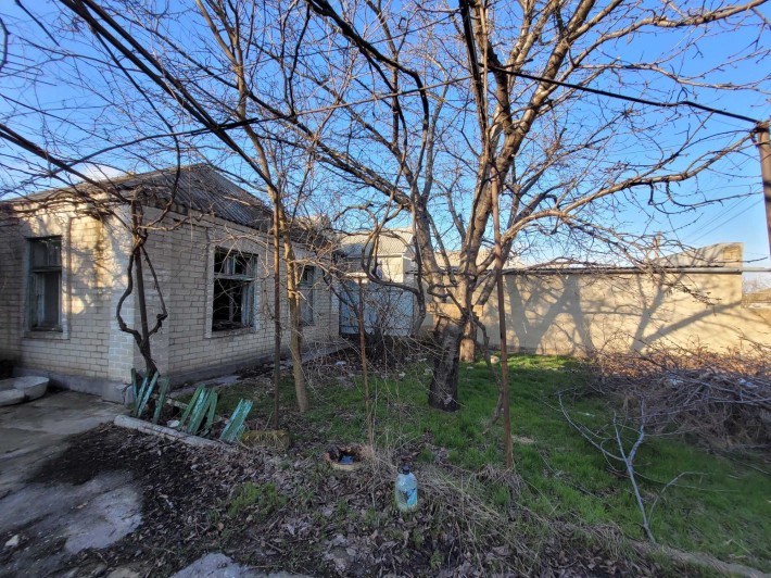 Дом под кап.ремонт в центре Нерубайского по цене участка 10 соток. - фото 1