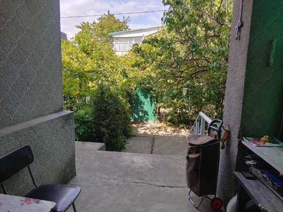 Компактний будинок біля озера