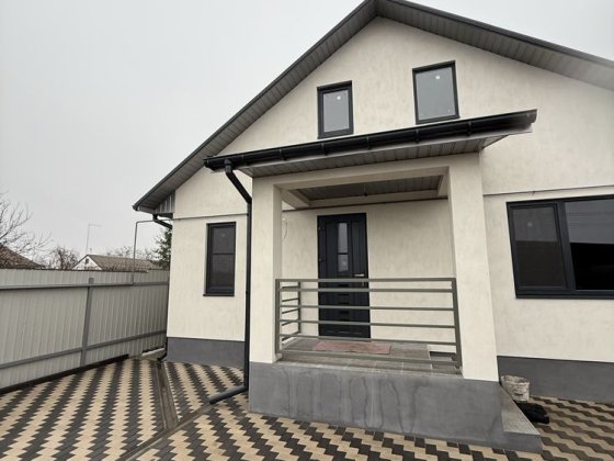 Продам новый дом в центре Нерубайского