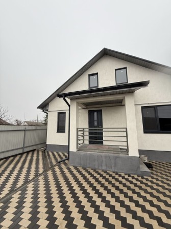 Продам новый дом в центре Нерубайского - фото 1