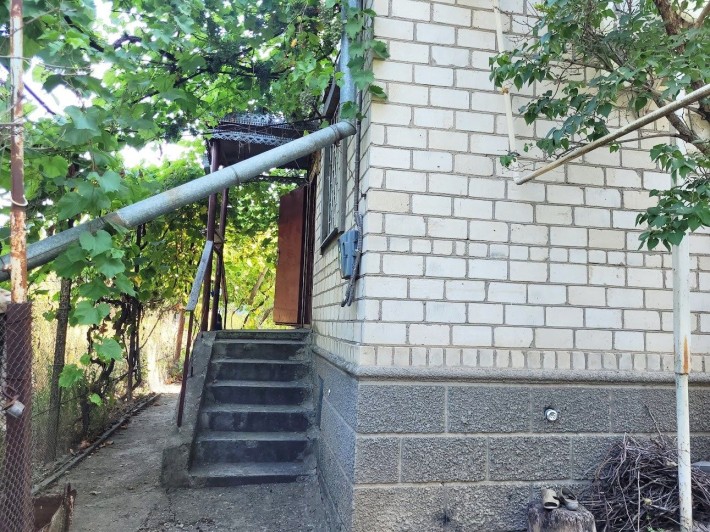 Продам 3 уровневый дом в Нерубайском с отоплением и документами! - фото 1