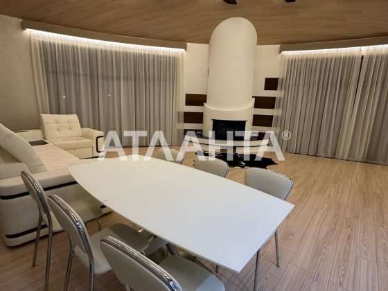 Добротный дом в Совиньоне 4 спальни камин 14 соток