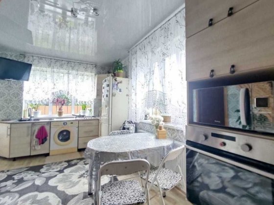 Дом новой постройки с ремонтом.