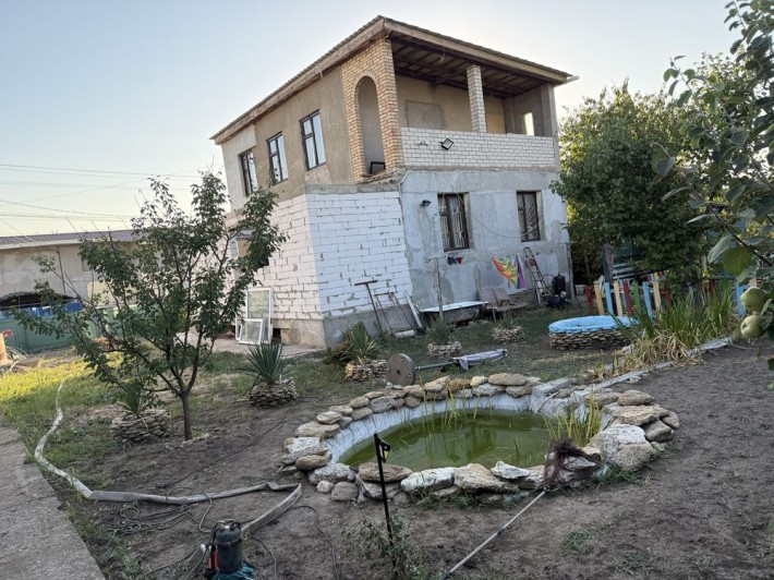 Продам 2-х этажный дом в Нерубайском - фото 1