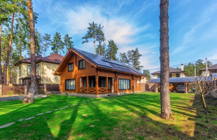 ЭКО-ДОМ с Ремонтом на 10 сотках на самой престижной улице Лесной Бучи! - фото 1