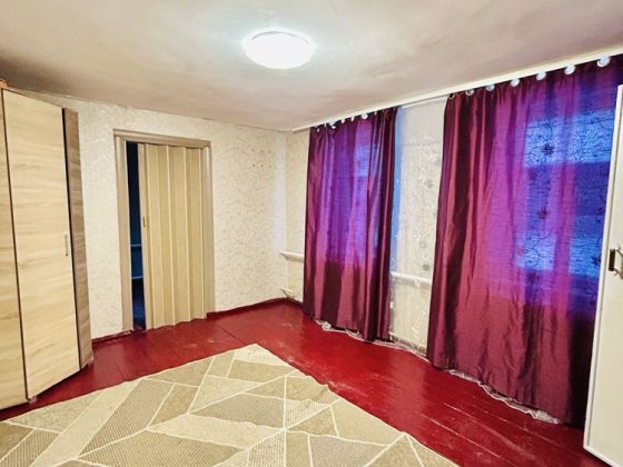 Е відновлення . Продаж половини будинку  з окремим двором . Суми