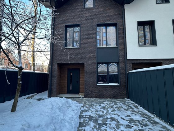 ТАУНХАУС В ЦЕНТРі! 135 м² + Центральні комунікації. Гнучка оплата! Ирпень