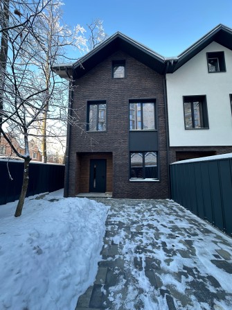 ТАУНХАУС В ЦЕНТРі! 135 м² + Центральні комунікації. Гнучка оплата! - фото 1