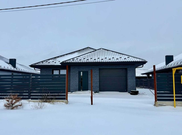 Продам добротну американку з гаражем та ділянкою! Рівне!! - фото 1