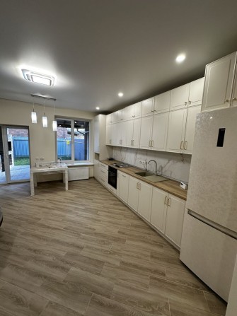 Продам таунхаус з ремонтом на Козацькому проспекті - фото 1