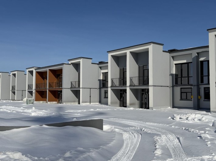 Продаж котеджу з сонячними панелями - фото 1