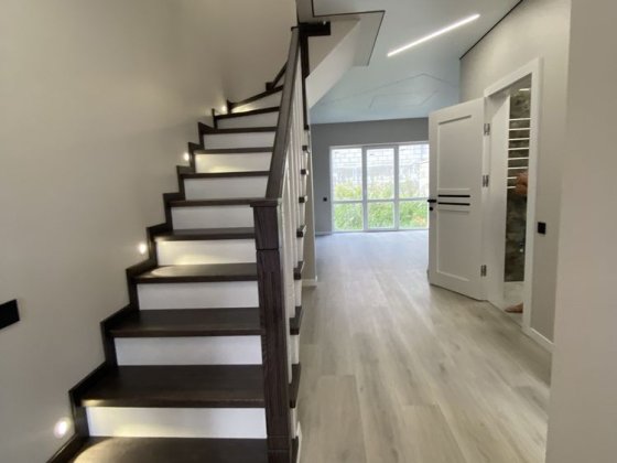 Продаж котеджу з ремонтом , міські комунікації Ровно