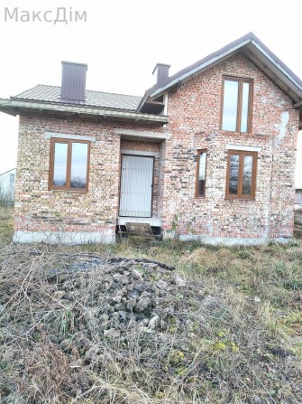 Продаж двоповерхового будинку біля Тернополя з земельною ділянкою - фото 1
