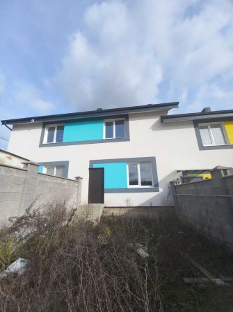 Продаж котеджа з міськими мережами - фото 1