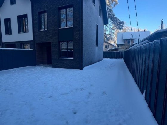 Таунхаус біля парку «Центральний» з власним переднім двором Ирпень