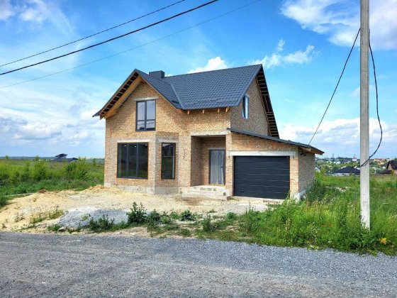 Двоповерховий будинок з гаражем Рівне