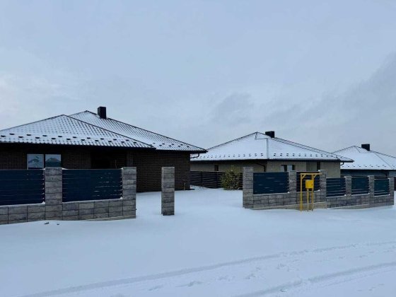 Продам добротний будинок з ділянкою!! Ровно