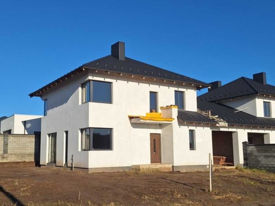 Котедж 165 кв. м з гаражем та ділянкою 4,8 соток Рівне