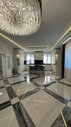 Продам шикарний будинок на Баранівці - фото 1