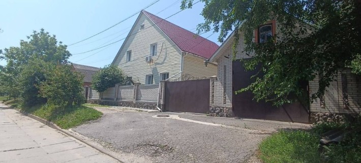 Продам  СВІЙ будинок,10 сот,центр.водопровід,центр.каналізація - фото 1