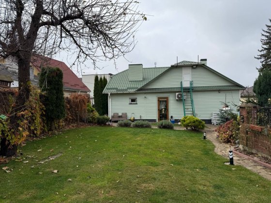 Продам будинок в центрі міста. Локація топ Рівне