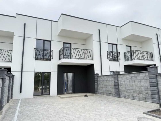 Котедж На Щасливому! Опалення! Підключені мережі! Ровно