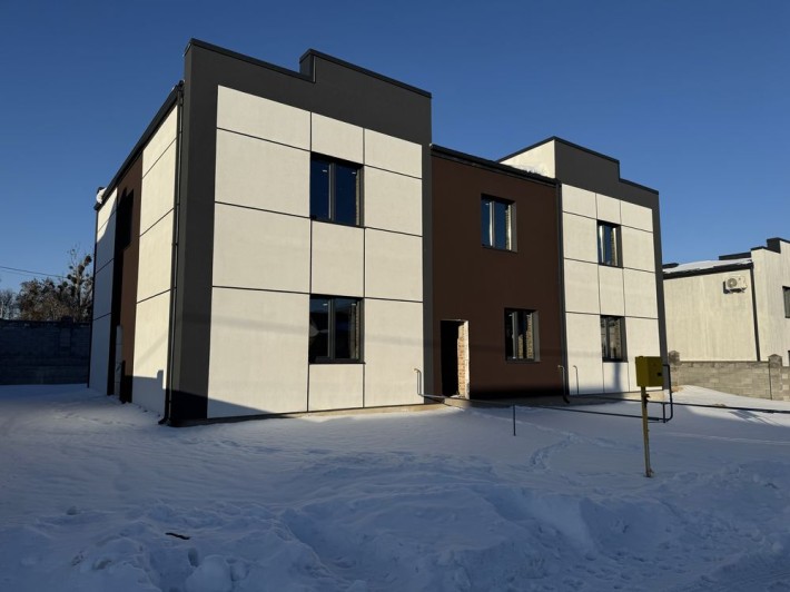 Продам котедж з міськими комунікаціями та газом в р-н Ювілейного - фото 1