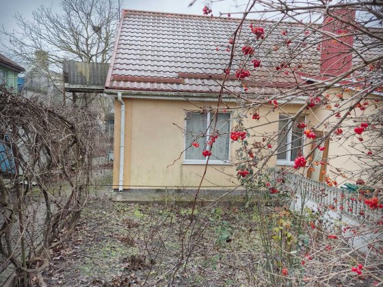 √ Частина будинку з виходом до озера Басівкут Ровно